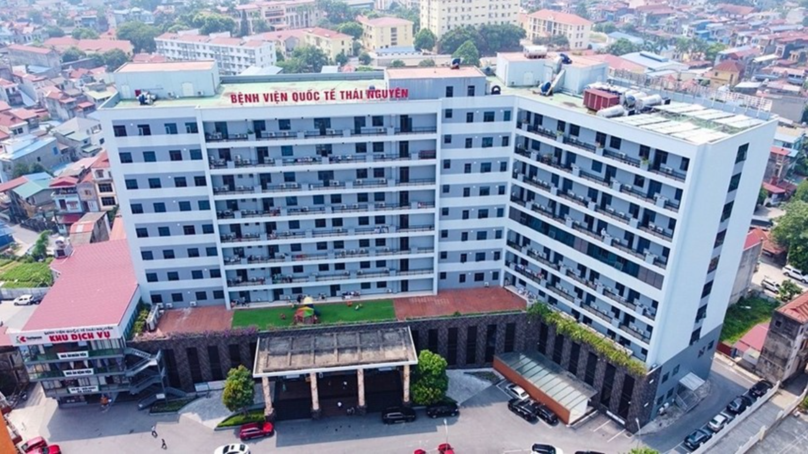 Thị giá rơi 25% từ đỉnh, cổ phiếu TNH đang đắt hay rẻ?