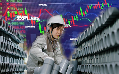 Lọt danh sách thoái vốn của SCIC, cổ phiếu của ông lớn ngành nhựa này tăng dựng đứng, thị giá liên tiếp phá đỉnh