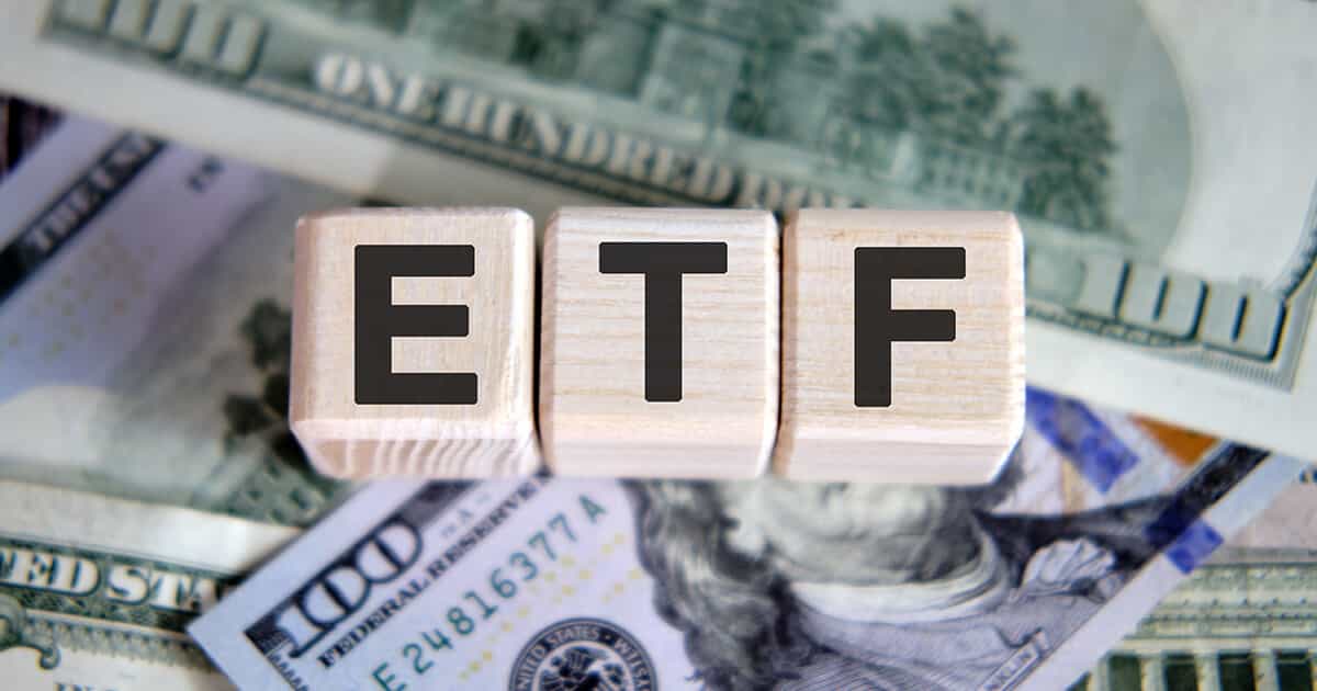 Các quỹ ETF đầu tư vào cổ phiếu Việt Nam liên tục bị rút ròng, nhà đầu tư có nên lo ngại?