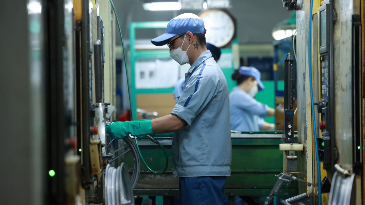 Toàn cầu hóa, tự do thương mại, những quân bài tạo nên cái gọi là bẫy thu nhập trung bình