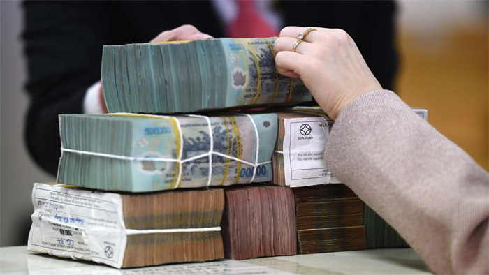 Tiền gửi dân cư cao kỷ lục: Gần 7 triệu tỷ đồng được "cất" trong ngân hàng