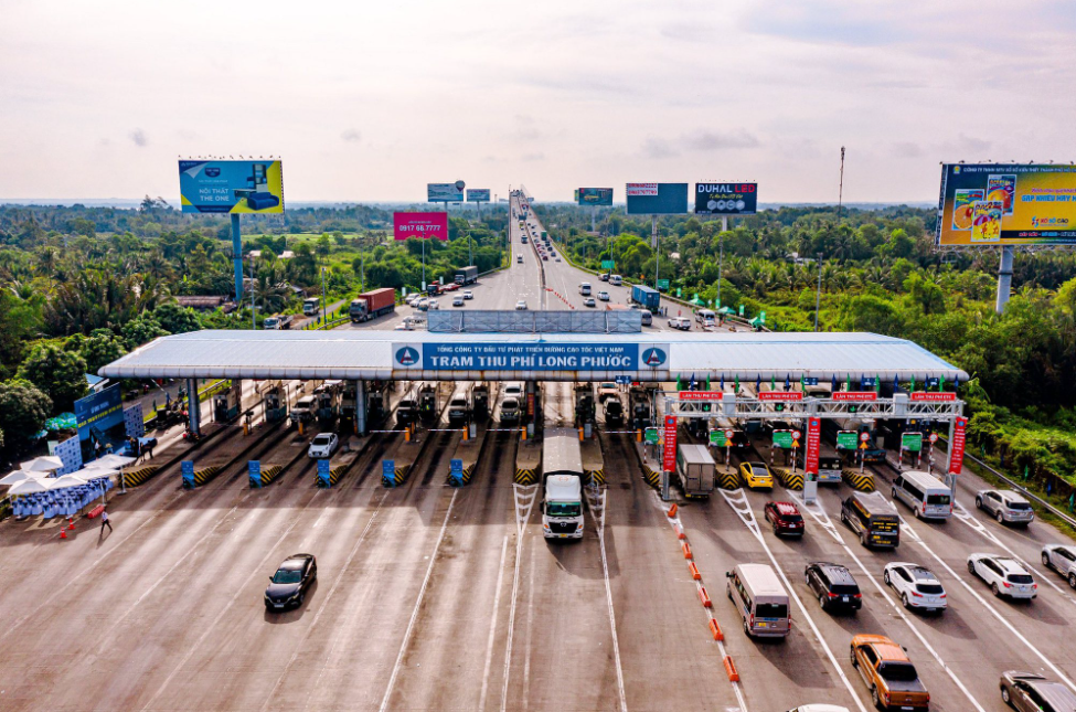 Thu phí cao tốc Nhà nước đầu tư: Cao nhất 5.200 đồng/km