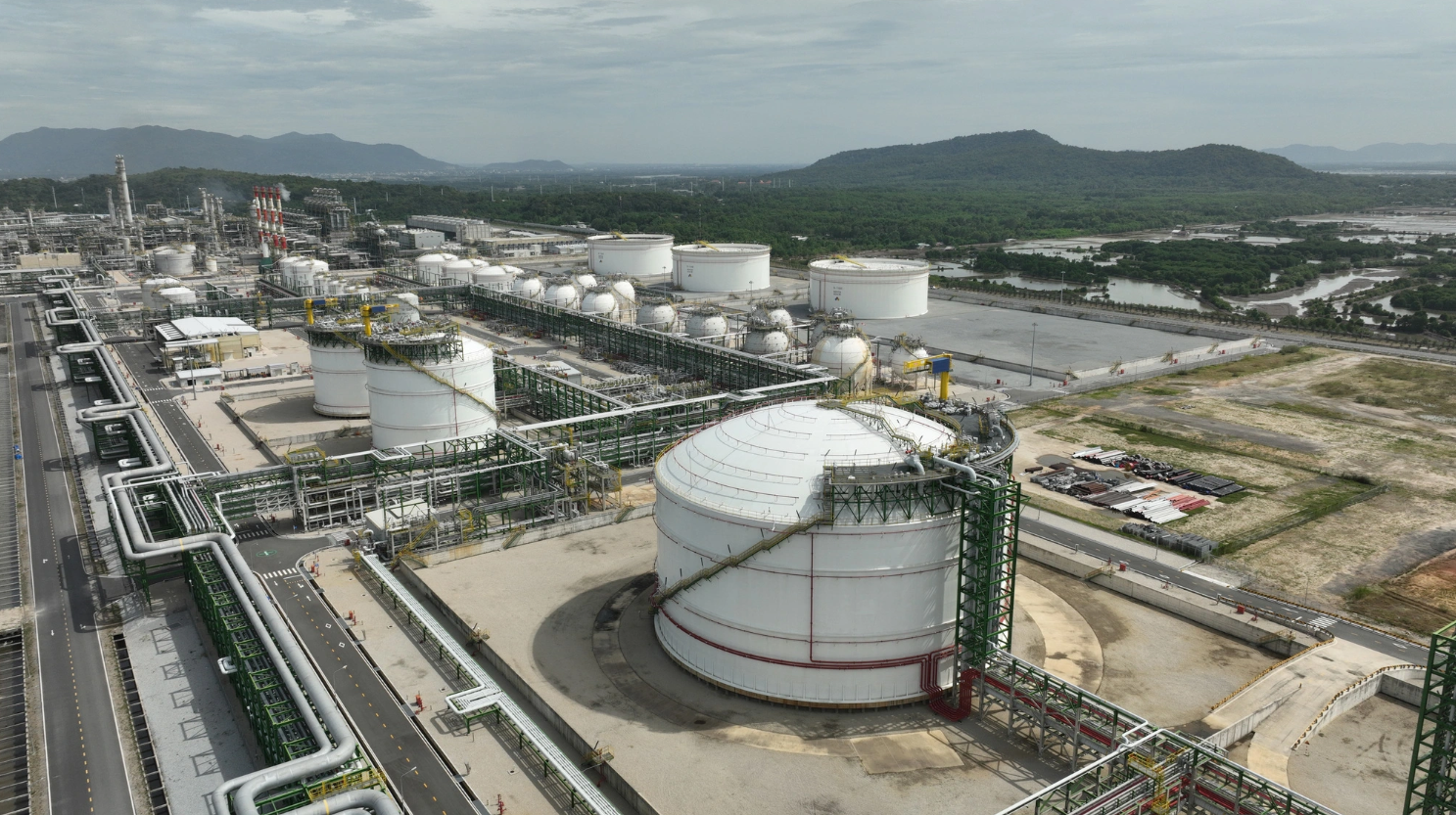 Tổ hợp hóa dầu Long Sơn 5 tỷ USD tạm ngưng hoạt động