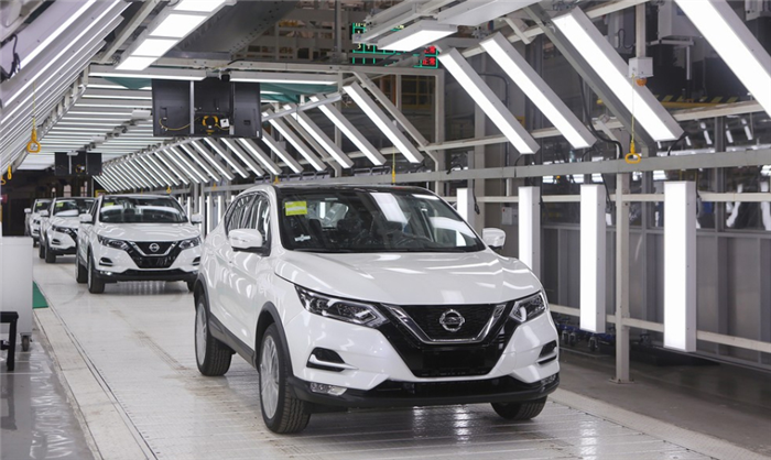 Chậm chân trong cuộc đua hybrid, hãng xe 91 tuổi của Nhật Bản sắp sa thải 9.000 nhân viên, CEO tự nguyện giảm 50% lương