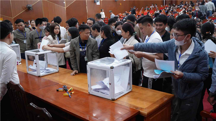 Đấu giá đất Thạch Thất: Giá trúng cao nhất 185 triệu đồng/m2, gấp 32 lần khởi điểm