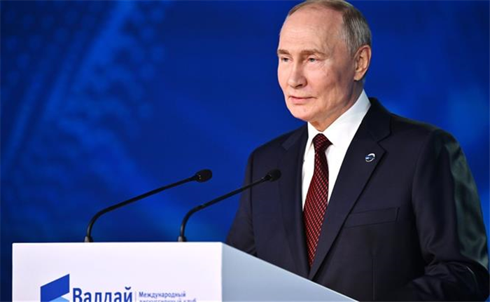 Tổng thống Putin cáo buộc Mỹ lợi dụng đồng USD để hưởng lợi