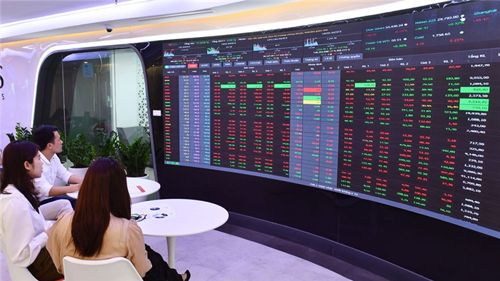 Top 10 cổ phiếu tăng/giảm mạnh nhất tuần qua: Một cổ phiếu thép "bật tăng" gần 40%, tiến thẳng về đỉnh 2 năm