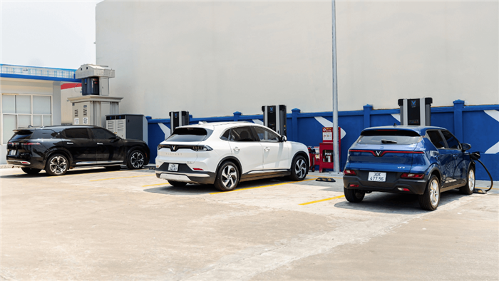 Công ty trạm sạc của tỷ phú Phạm Nhật Vượng triển khai mô hình nhượng quyền, cam kết chia sẻ doanh thu tối thiểu 10 năm