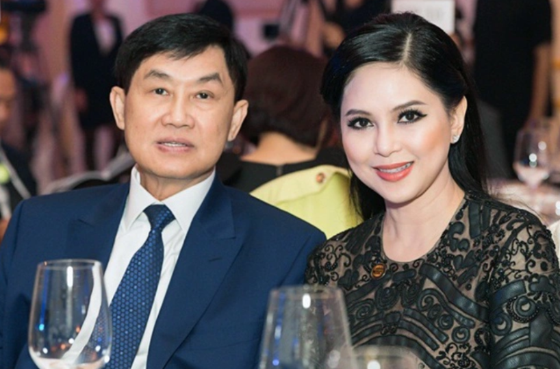 Vợ chồng 'vua hàng hiệu' chung sức điều hành công ty kinh doanh hàng miễn thuế tại sân bay Tân Sơn Nhất