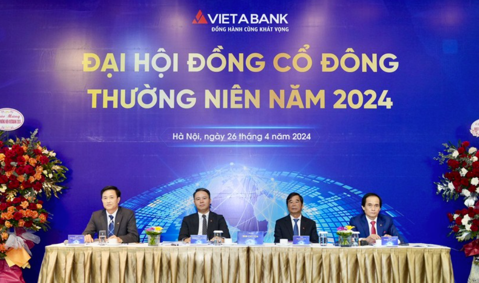 VietABank "chơi lớn": Chia cổ tức 39%, chuyển sàn HOSE