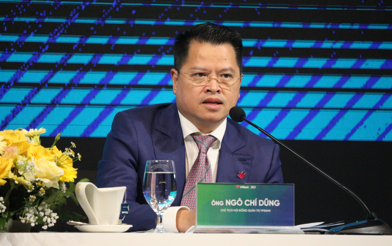 Công khai sở hữu đến từng 1%, VPBank đang trong tay ai?